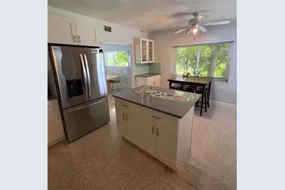 1339 Royal Palm Drive S, Saint Petersburg, FL 33707 - Photo 3