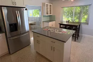 1339 Royal Palm Dr S, Saint Petersburg, FL 33707 - Photo 3