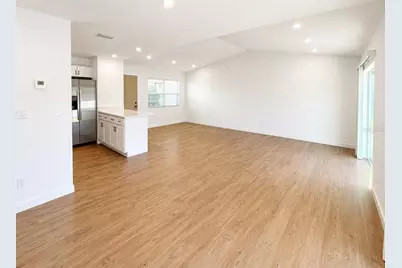 3386 39th Street S #B, Saint Petersburg, FL 33711 - Photo 7