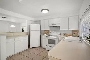 3438 Kimberly Oaks Dr, Holiday, FL 34691 - Photo 7