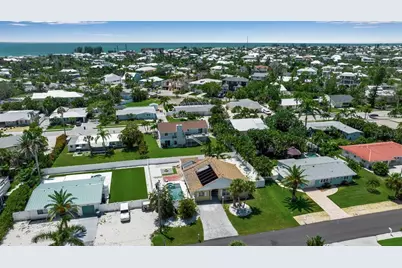 210 84th Street, Bradenton Beach, FL 34217 - Photo 15
