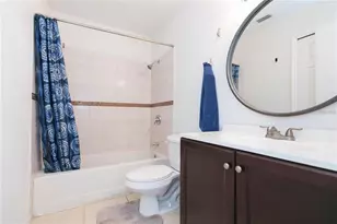 8636 Mallard Reserve Dr, Tampa, FL 33614 - Photo 5
