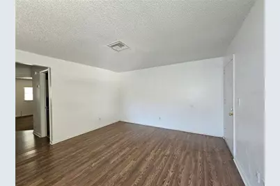 209 NW Jefferson Circle N #13, Saint Petersburg, FL 33702 - Photo 5