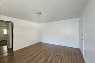 209 Northwest Jefferson Cir N, Saint Petersburg, FL 33702 - Photo 5