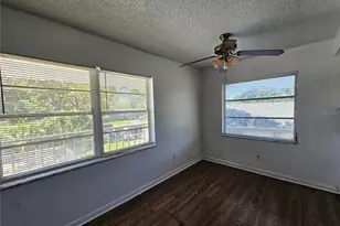 209 Northwest Jefferson Cir N, Saint Petersburg, FL 33702 - Photo 3