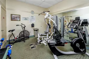 4650 Cove Cir, Saint Petersburg, FL 33708 - Photo 29