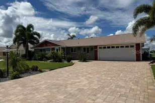 1804 Bunker Hill Dr, Sun City Center, FL 33573 - Photo 1