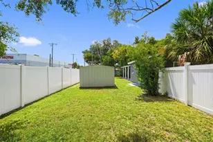 1409 College Park Ln, Tampa, FL 33612 - Photo 35