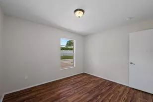 7504 N Sanibel Cir, Temple Terrace, FL 33637 - Photo 9
