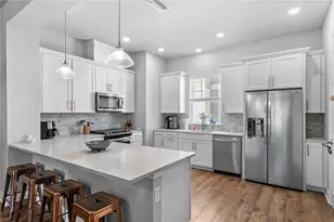 268 8th St N, Saint Petersburg, FL 33701 - Photo 9