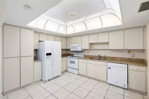 14225 Cypress Cir, Tampa, FL 33618 - Photo 15