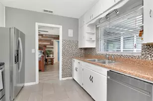 305 Baker Ave, Clearwater, FL 33755 - Photo 19