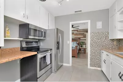 305 Baker Avenue, Clearwater, FL 33755 - Photo 17