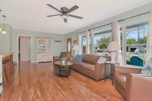 305 Baker Ave, Clearwater, FL 33755 - Photo 9