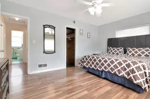 305 Baker Ave, Clearwater, FL 33755 - Photo 23