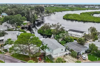 507 River View Lane, Tarpon Springs, FL 34689 - Photo 1
