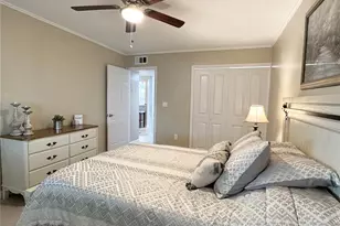 1100 E Bay Dr, Largo, FL 33770 - Photo 19