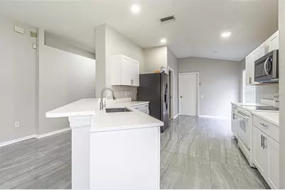 5553 Gallant Fox Court, Wesley Chapel, FL 33544 - Photo 5