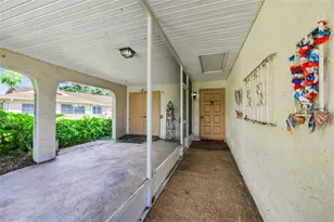 2202 Highclere Cir, Sun City Center, FL 33573 - Photo 5