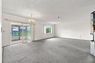 2202 Highclere Cir, Sun City Center, FL 33573 - Photo 7