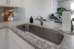 31428 Amberview Bnd, Wesley Chapel, FL 33545 - Photo 11