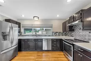 2501 Leslee Lake Dr N, Saint Petersburg, FL 33713 - Photo 21