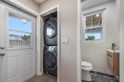 2501 Leslee Lake Drive N, Saint Petersburg, FL 33713 - Photo 35