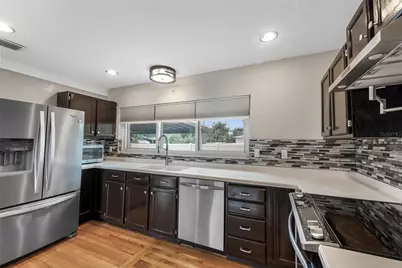 2501 Leslee Lake Drive N, Saint Petersburg, FL 33713 - Photo 21