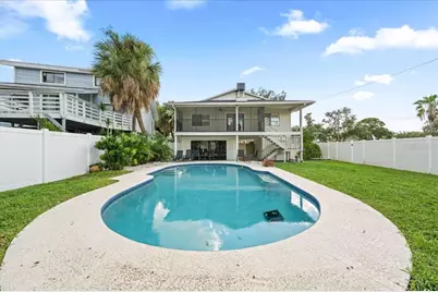 4675 Chancellor Circle NE, Saint Petersburg, FL 33703 - Photo 11
