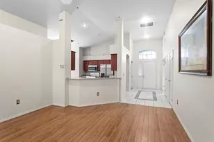 10420 Springrose Dr, Tampa, FL 33626 - Photo 9