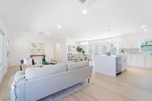 352 79th Ave NE, Saint Petersburg, FL 33702 - Photo 15