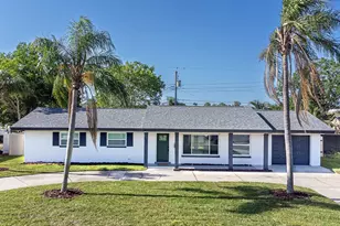 352 79th Ave NE, Saint Petersburg, FL 33702 - Photo 1