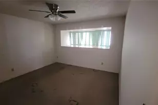 4891 Puritan Cir, Tampa, FL 33617 - Photo 11