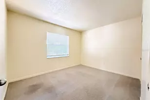 3301 58th Ave S, Saint Petersburg, FL 33712 - Photo 9