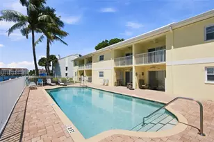 12100 Capri Cir S, Treasure Island, FL 33706 - Photo 5