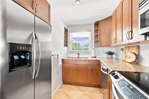 12100 Capri Cir S, Treasure Island, FL 33706 - Photo 11