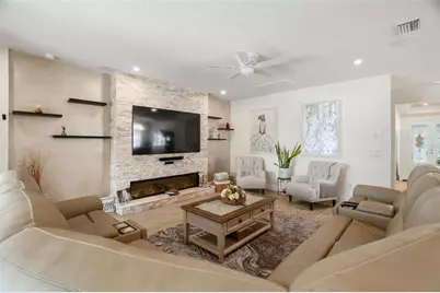 11750 Lake Lucaya Drive, Riverview, FL 33579 - Photo 9
