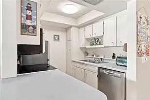 650 Pinellas Point Dr S, Saint Petersburg, FL 33705 - Photo 13