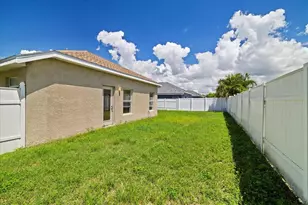 1833 Mira Lago Cir, Ruskin, FL 33570 - Photo 37