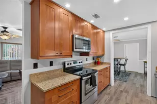 3380 38th St N, Saint Petersburg, FL 33713 - Photo 11