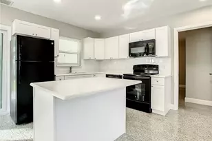 8111 30th Ave N, Saint Petersburg, FL 33710 - Photo 7