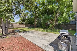 2855 37th Ave N, Saint Petersburg, FL 33713 - Photo 21