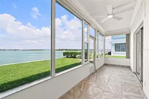 250 126th Ave, Treasure Island, FL 33706 - Photo 19