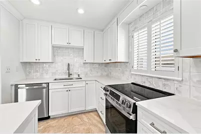 250 126th Avenue #110, Treasure Island, FL 33706 - Photo 9
