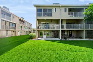 255 Capri Cir N, Treasure Island, FL 33706 - Photo 3