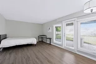 255 Capri Cir N, Treasure Island, FL 33706 - Photo 29