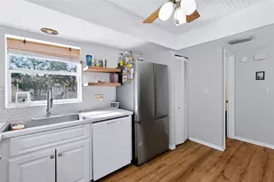 255 Capri Cir N, Treasure Island, FL 33706 - Photo 27