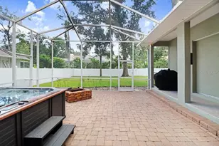 2203 Valrico Forest Dr, Valrico, FL 33594 - Photo 9