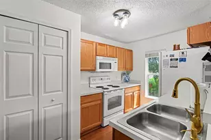 4607 Ashburn Square Dr, Tampa, FL 33610 - Photo 7