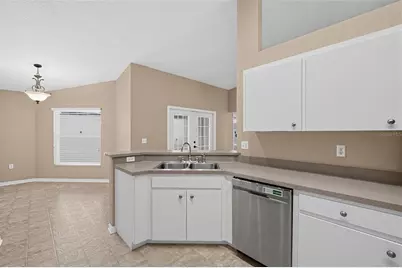 5625 Fischer Drive, Lakeland, FL 33812 - Photo 9